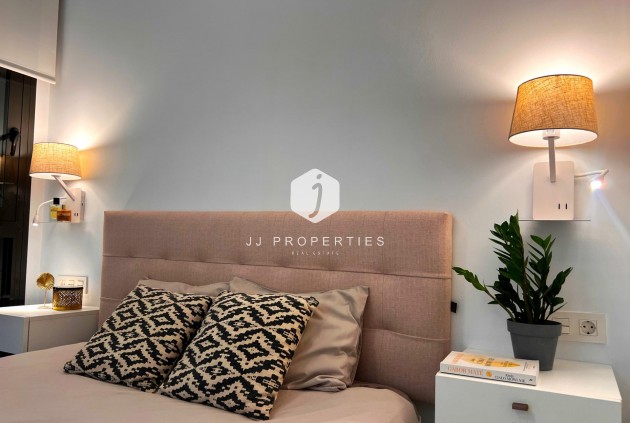 Tweedehands - Appartement / flat -
Torrevieja - Playa del Cura