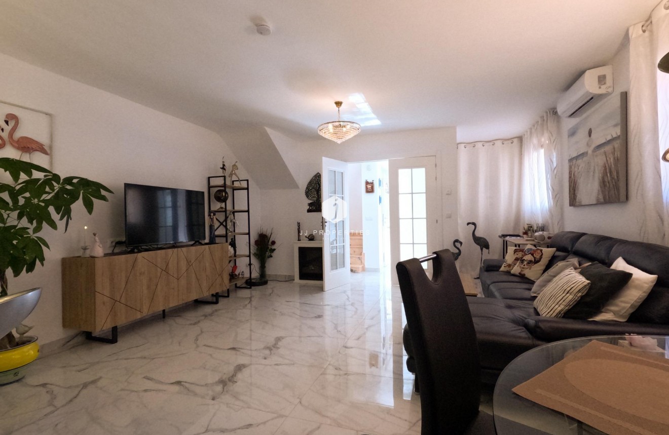 Tweedehands - Chalet -
Torrevieja - El Acequión - Los Náufragos