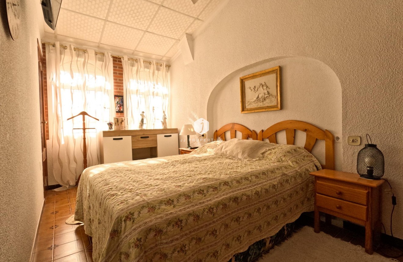 Tweedehands - Chalet -
Torrevieja - El Acequión - Los Náufragos