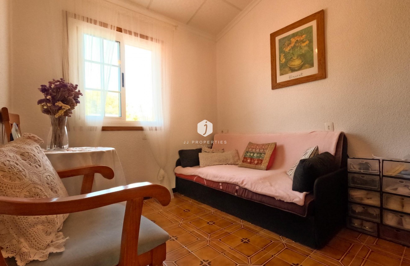 Tweedehands - Chalet -
Torrevieja - El Acequión - Los Náufragos