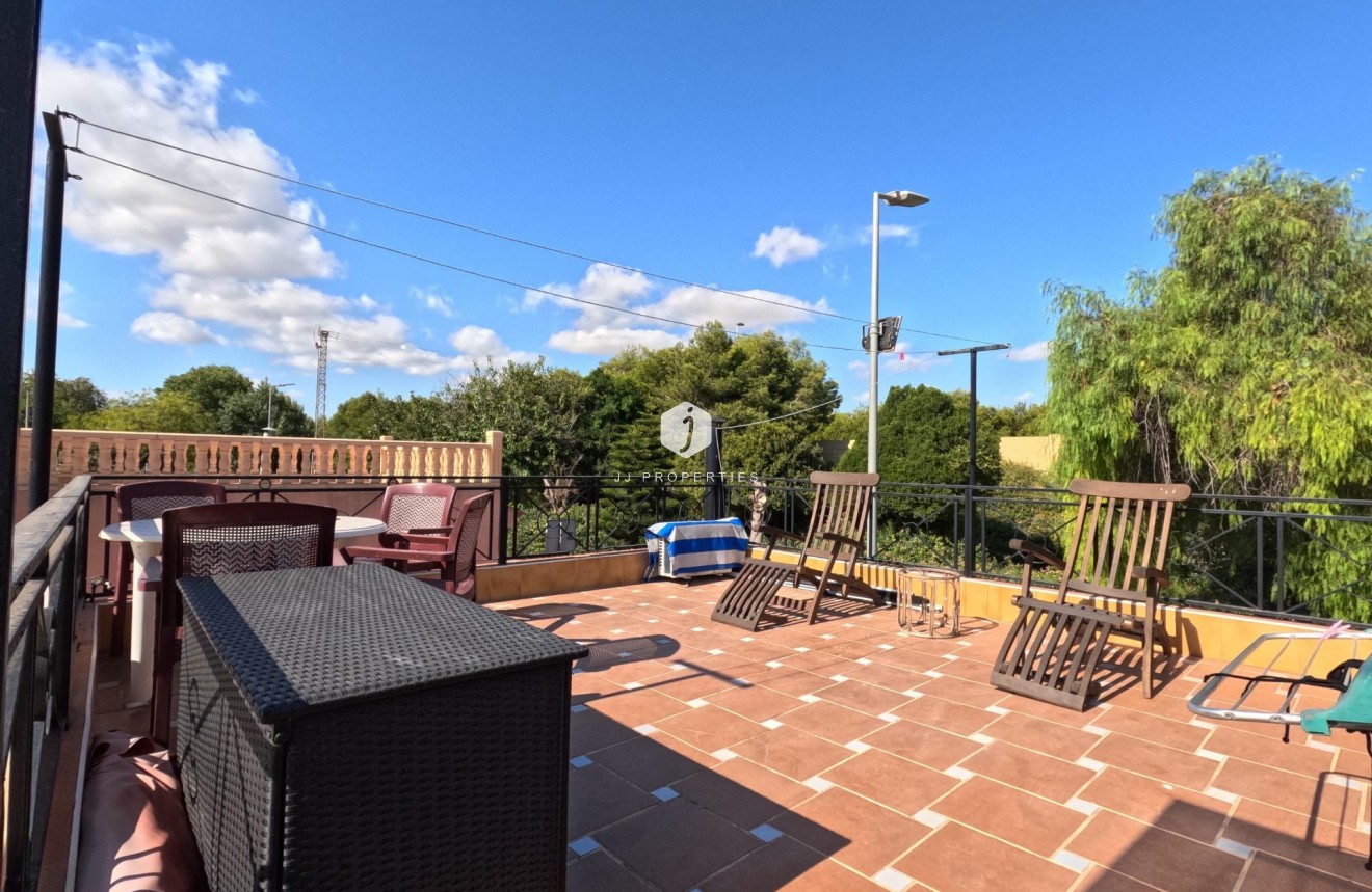 Tweedehands - Chalet -
Torrevieja - El Acequión - Los Náufragos