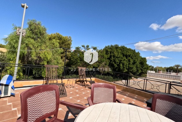 Tweedehands - Chalet -
Torrevieja - El Acequión - Los Náufragos