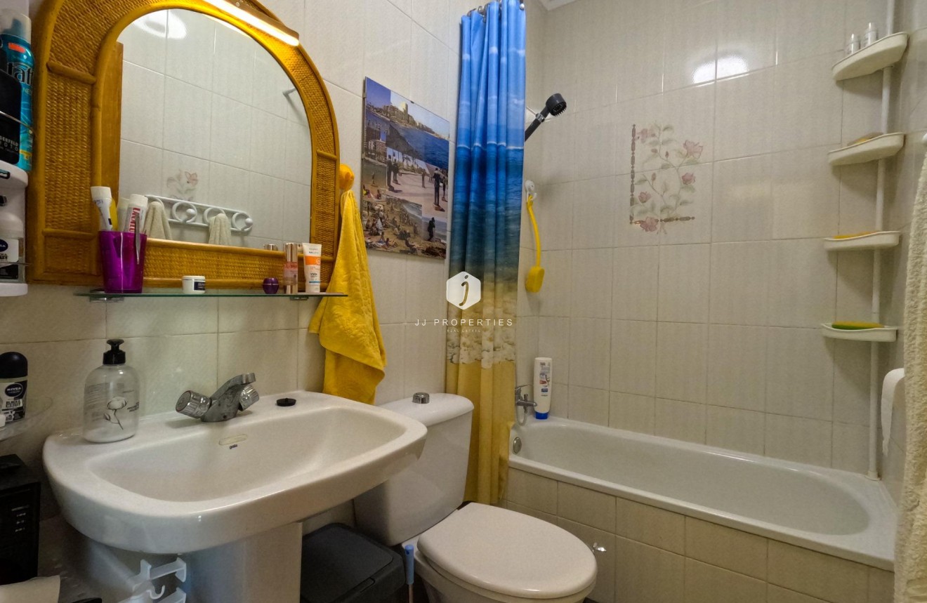 Aus zweiter Hand - Wohnung -
Torrevieja - Playa del Cura