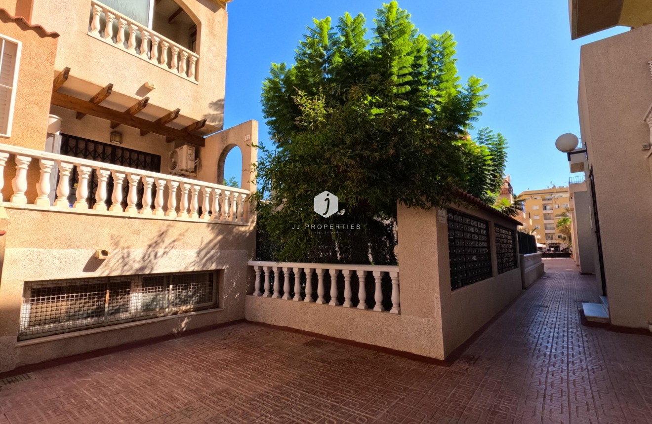 Aus zweiter Hand - Wohnung -
Torrevieja - Playa del Cura