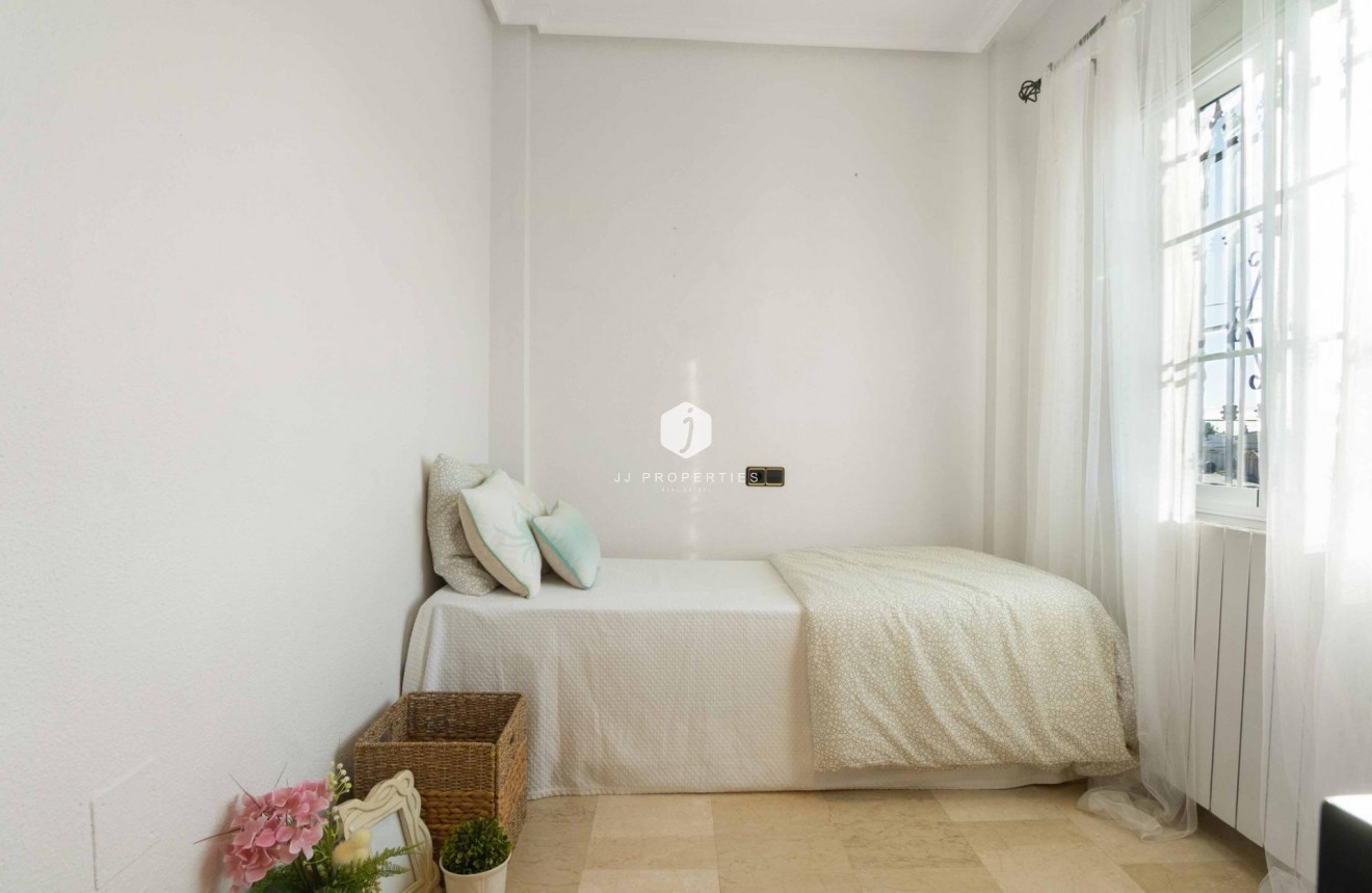 Tweedehands - Chalet -
Orihuela Costa - La Florida