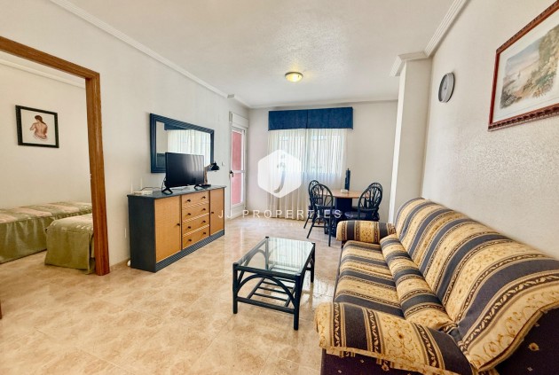 Segunda mano - Apartamento / piso -
Torrevieja - Centro