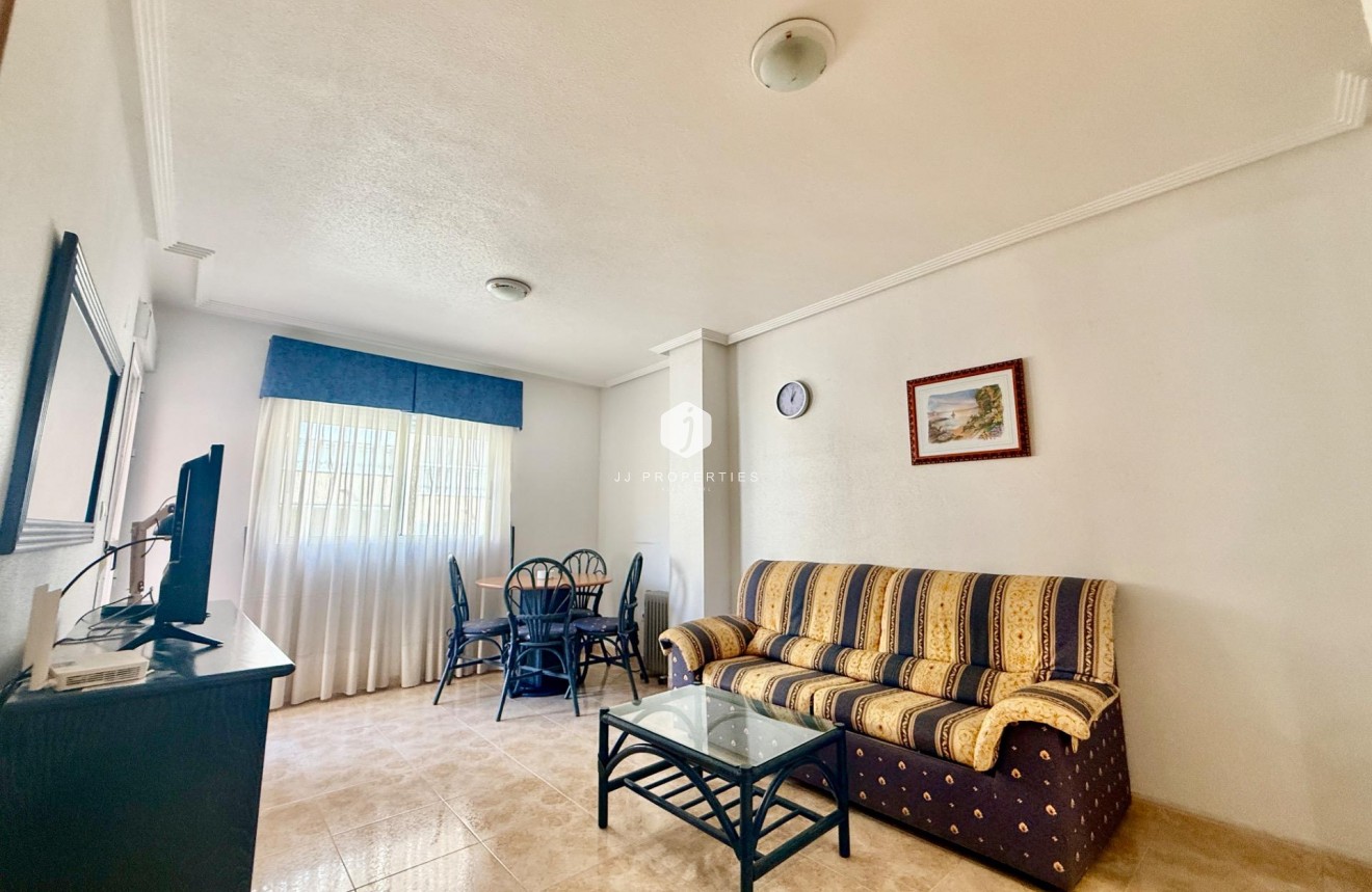 Segunda mano - Apartamento / piso -
Torrevieja - Centro