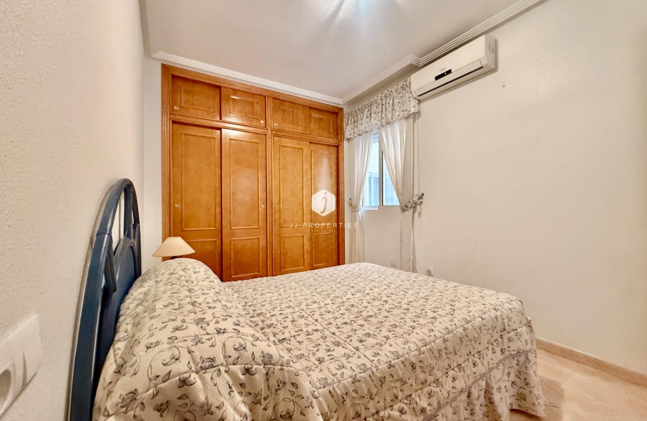 Segunda mano - Apartamento / piso -
Torrevieja - Centro