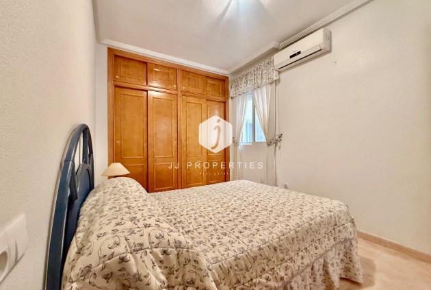 Segunda mano - Apartamento / piso -
Torrevieja - Centro