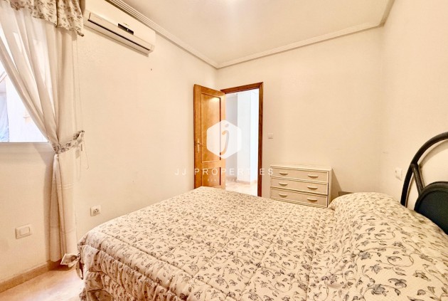 Segunda mano - Apartamento / piso -
Torrevieja - Centro