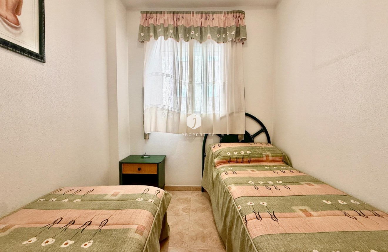 Segunda mano - Apartamento / piso -
Torrevieja - Centro