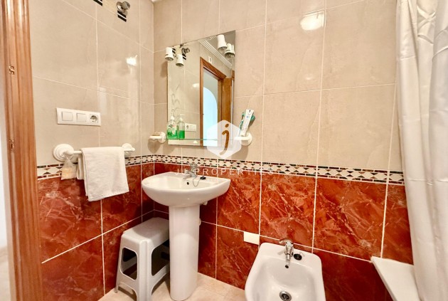 Segunda mano - Apartamento / piso -
Torrevieja - Centro