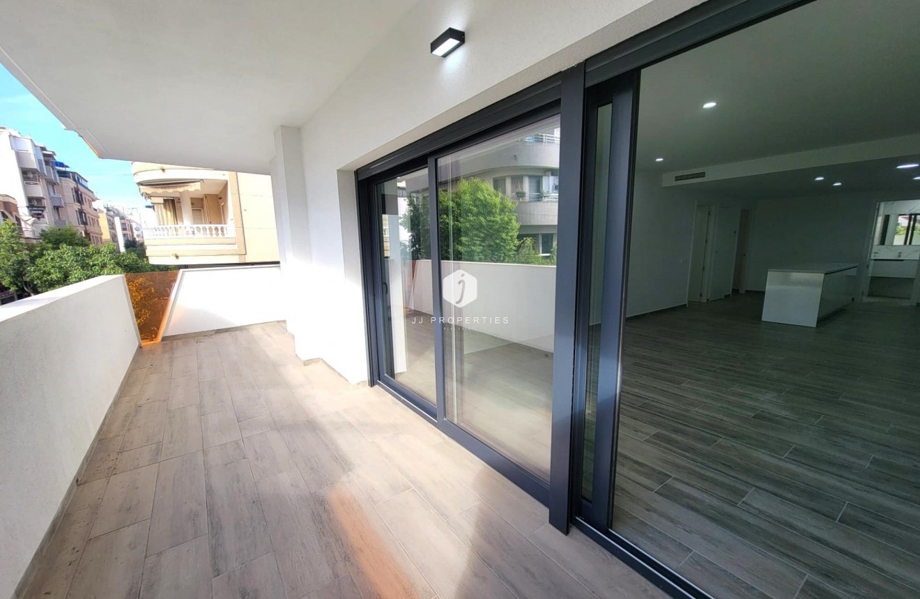 Tweedehands - Appartement / flat -
Torrevieja - Playa del Cura