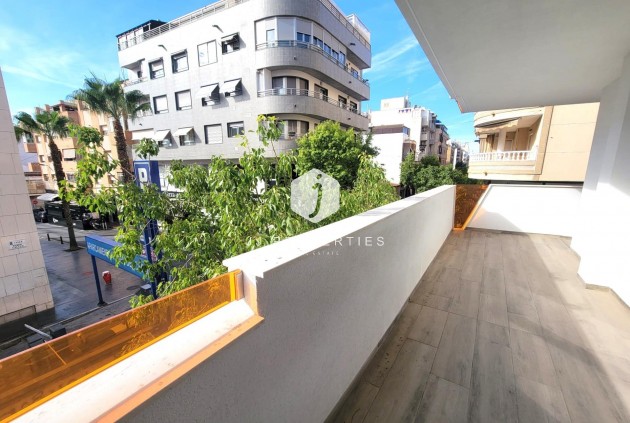 Tweedehands - Appartement / flat -
Torrevieja - Playa del Cura