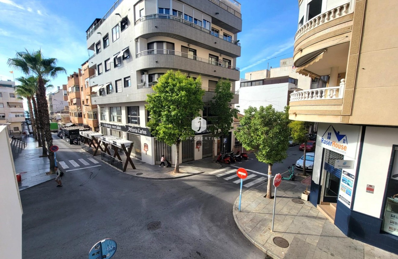 Tweedehands - Appartement / flat -
Torrevieja - Playa del Cura