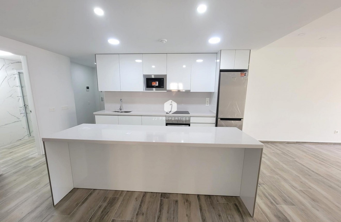 Tweedehands - Appartement / flat -
Torrevieja - Playa del Cura