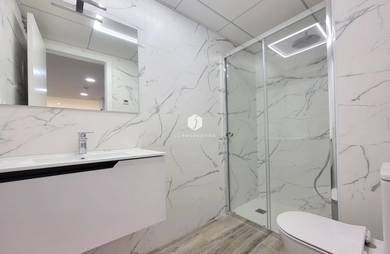 Tweedehands - Appartement / flat -
Torrevieja - Playa del Cura