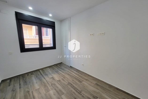 Tweedehands - Appartement / flat -
Torrevieja - Playa del Cura