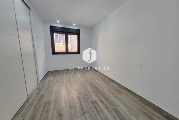 Tweedehands - Appartement / flat -
Torrevieja - Playa del Cura