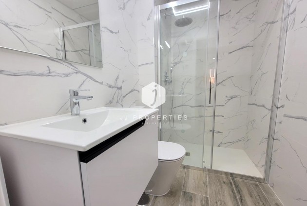 Tweedehands - Appartement / flat -
Torrevieja - Playa del Cura