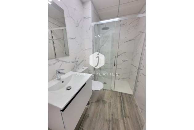 Tweedehands - Appartement / flat -
Torrevieja - Playa del Cura