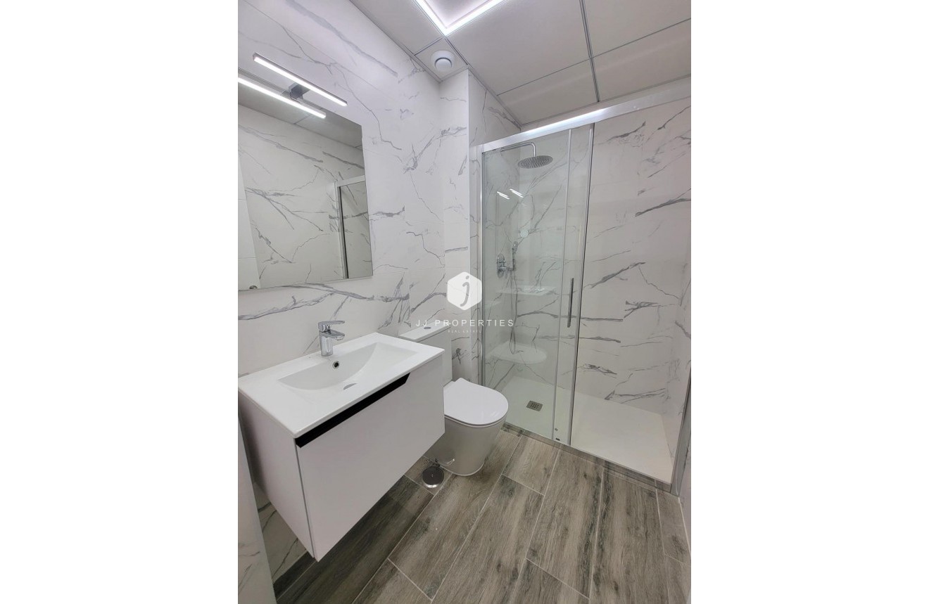 Tweedehands - Appartement / flat -
Torrevieja - Playa del Cura