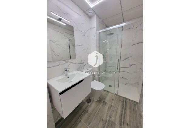 Tweedehands - Appartement / flat -
Torrevieja - Playa del Cura