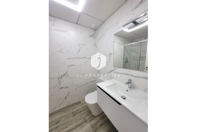 Tweedehands - Appartement / flat -
Torrevieja - Playa del Cura