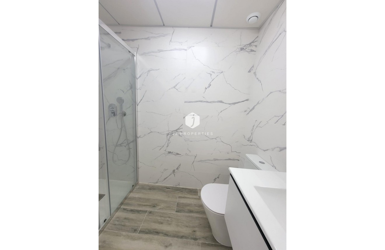 Tweedehands - Appartement / flat -
Torrevieja - Playa del Cura