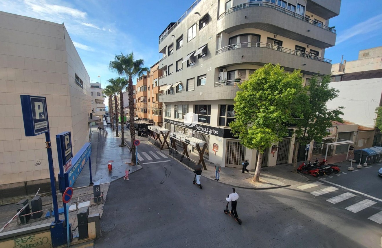 Tweedehands - Appartement / flat -
Torrevieja - Playa del Cura