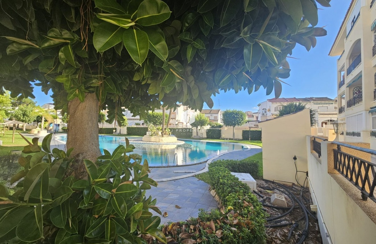 Tweedehands - Appartement / flat -
La Mata - Costa Blanca