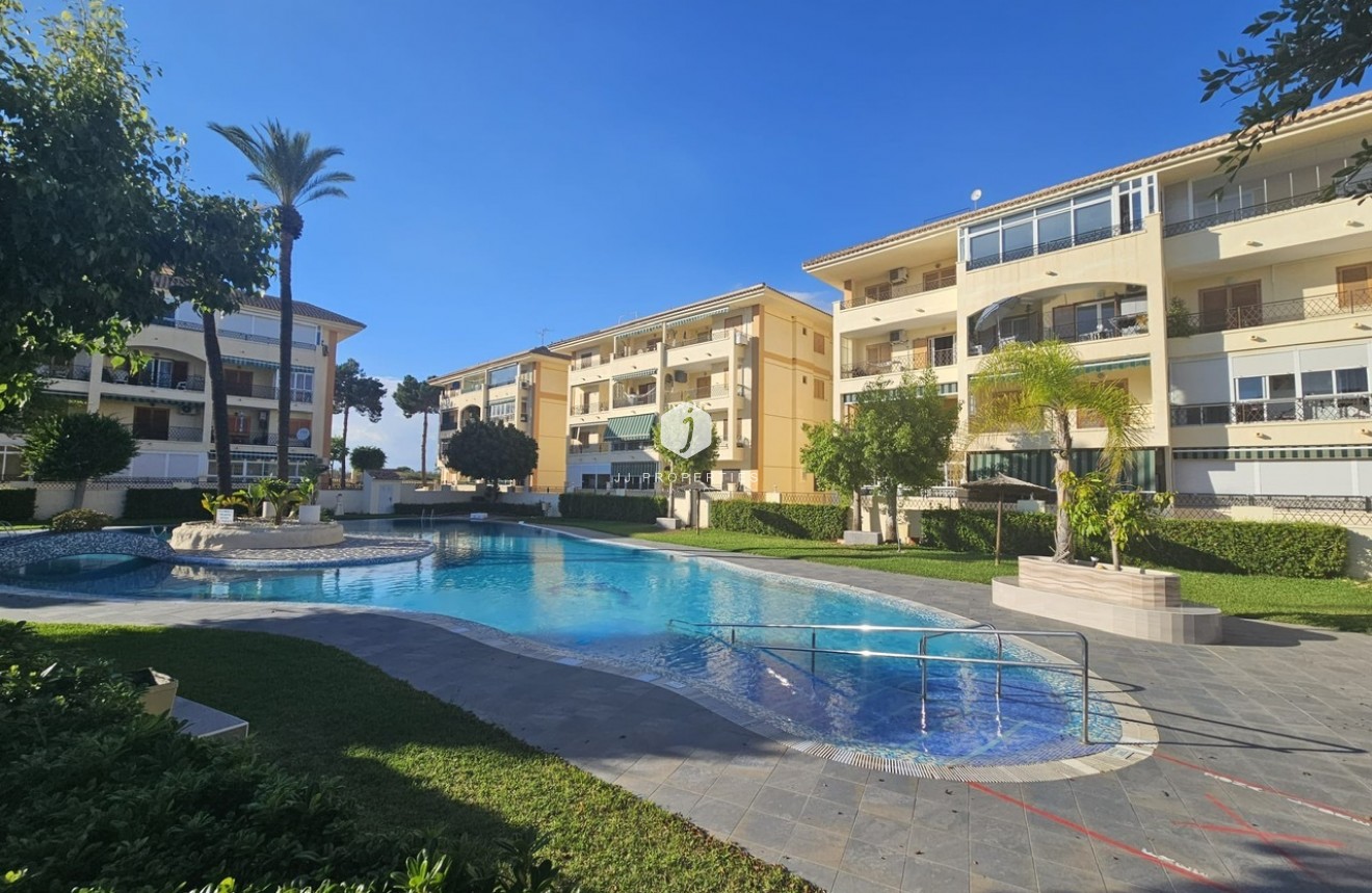 Tweedehands - Appartement / flat -
La Mata - Costa Blanca