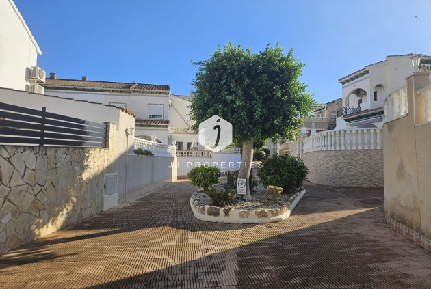 Tweedehands - Appartement / flat -
La Mata - Costa Blanca