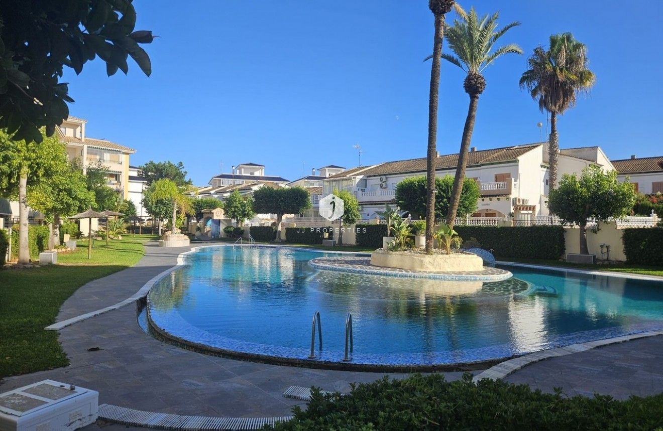 Tweedehands - Appartement / flat -
La Mata - Costa Blanca