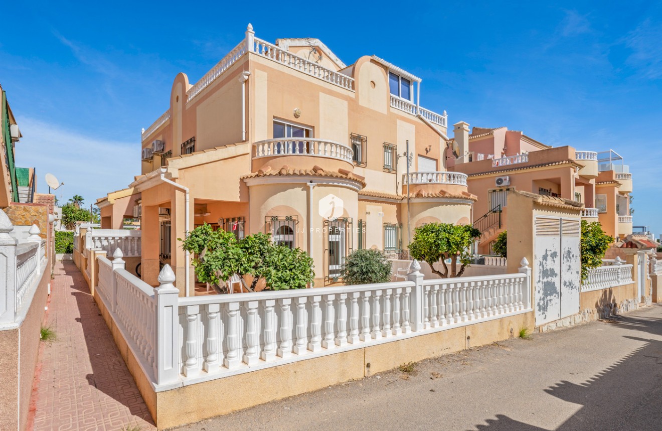 Tweedehands - Chalet -
Orihuela Costa - Costa Blanca