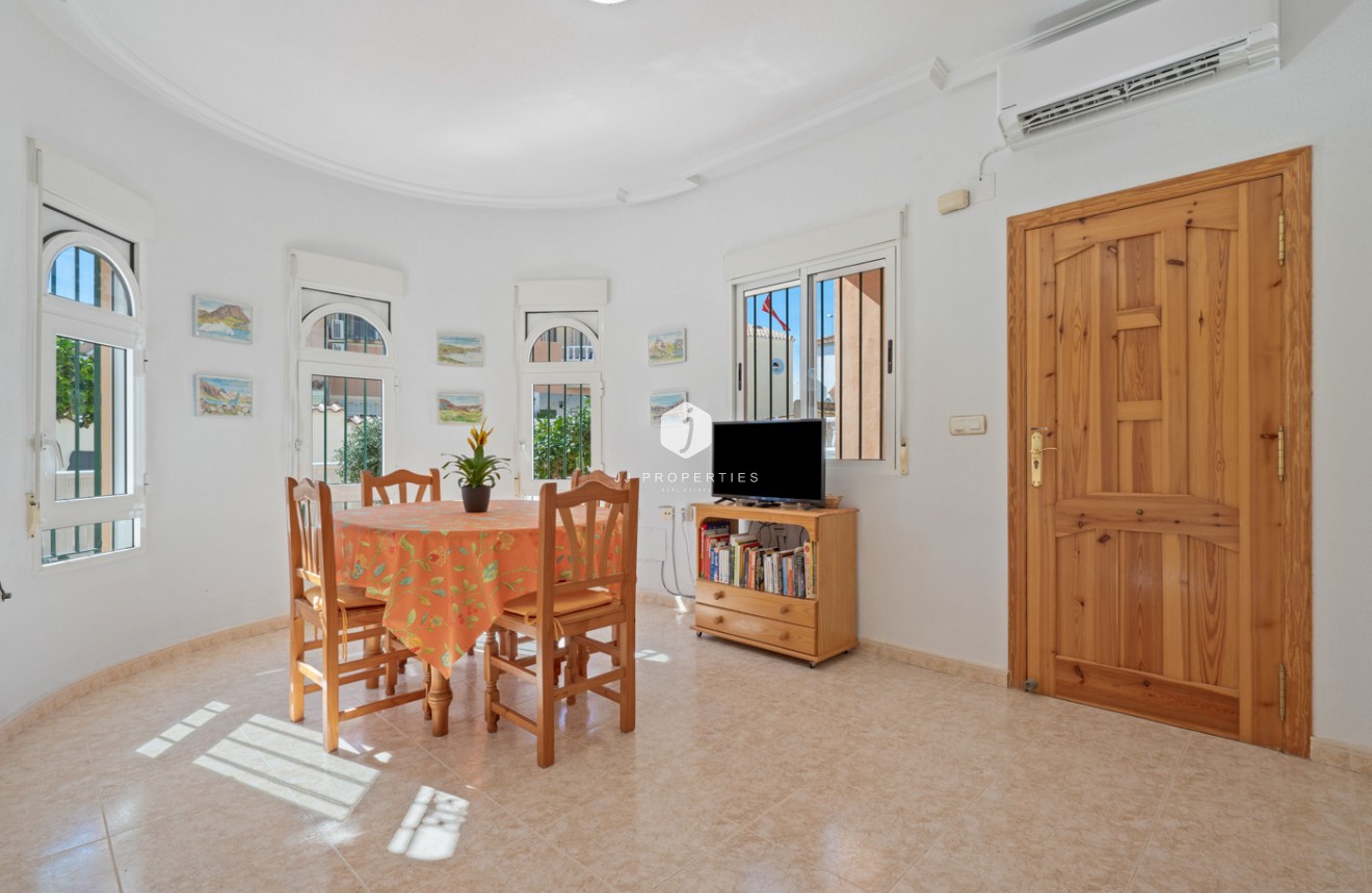 Tweedehands - Chalet -
Orihuela Costa - Costa Blanca
