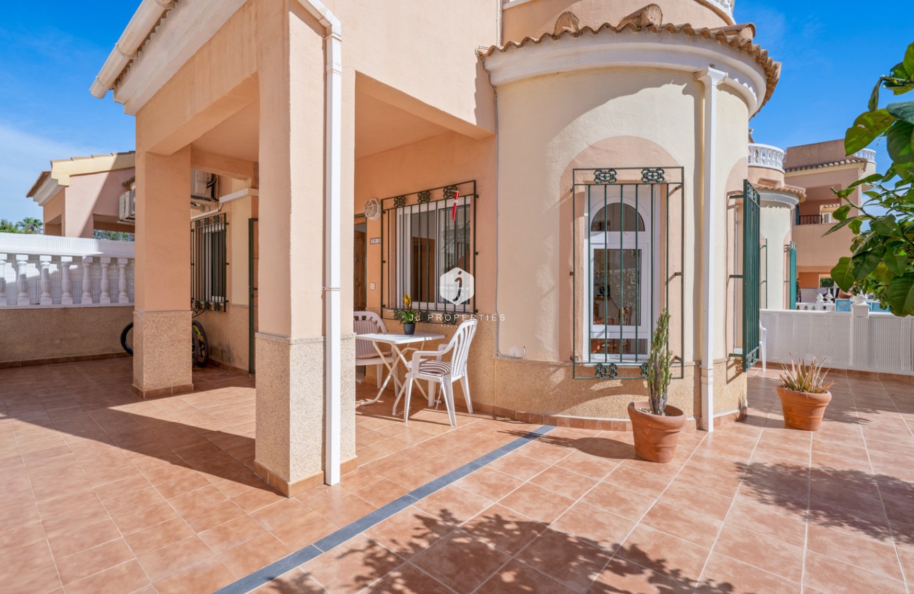 Tweedehands - Chalet -
Orihuela Costa - Costa Blanca