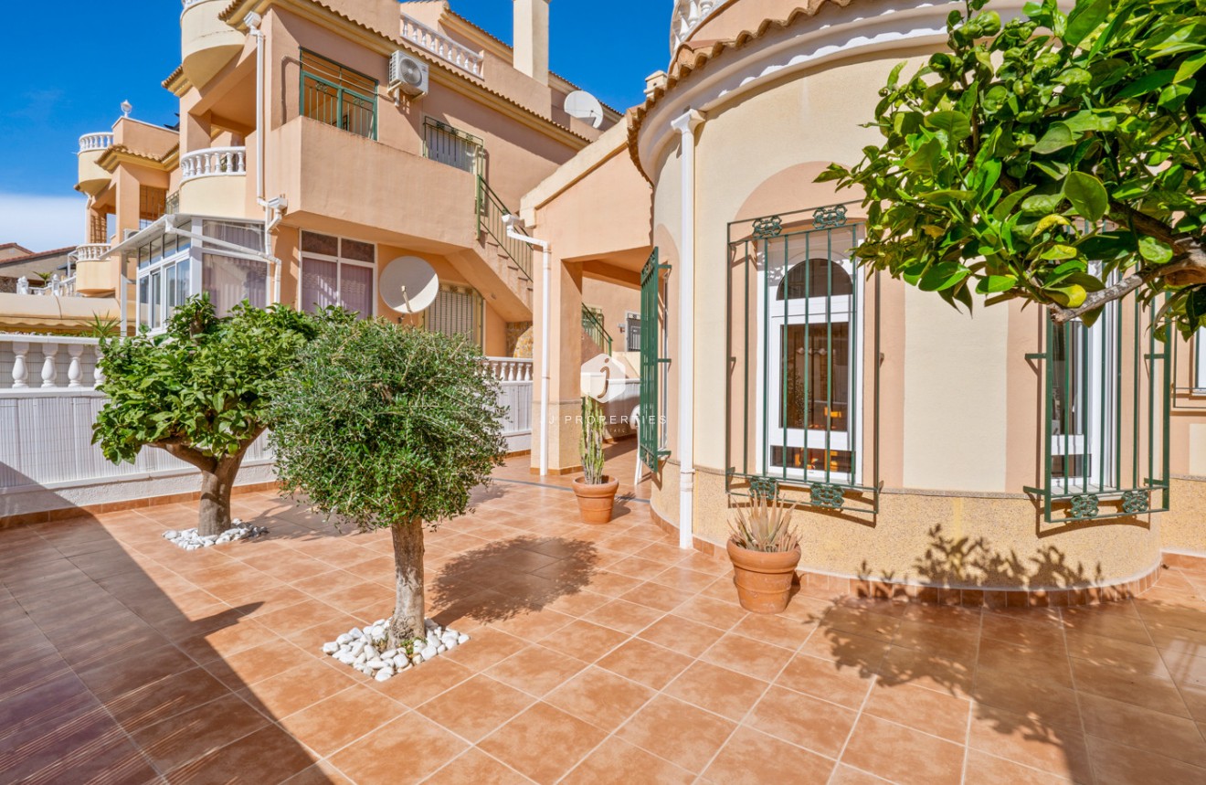 Tweedehands - Chalet -
Orihuela Costa - Costa Blanca