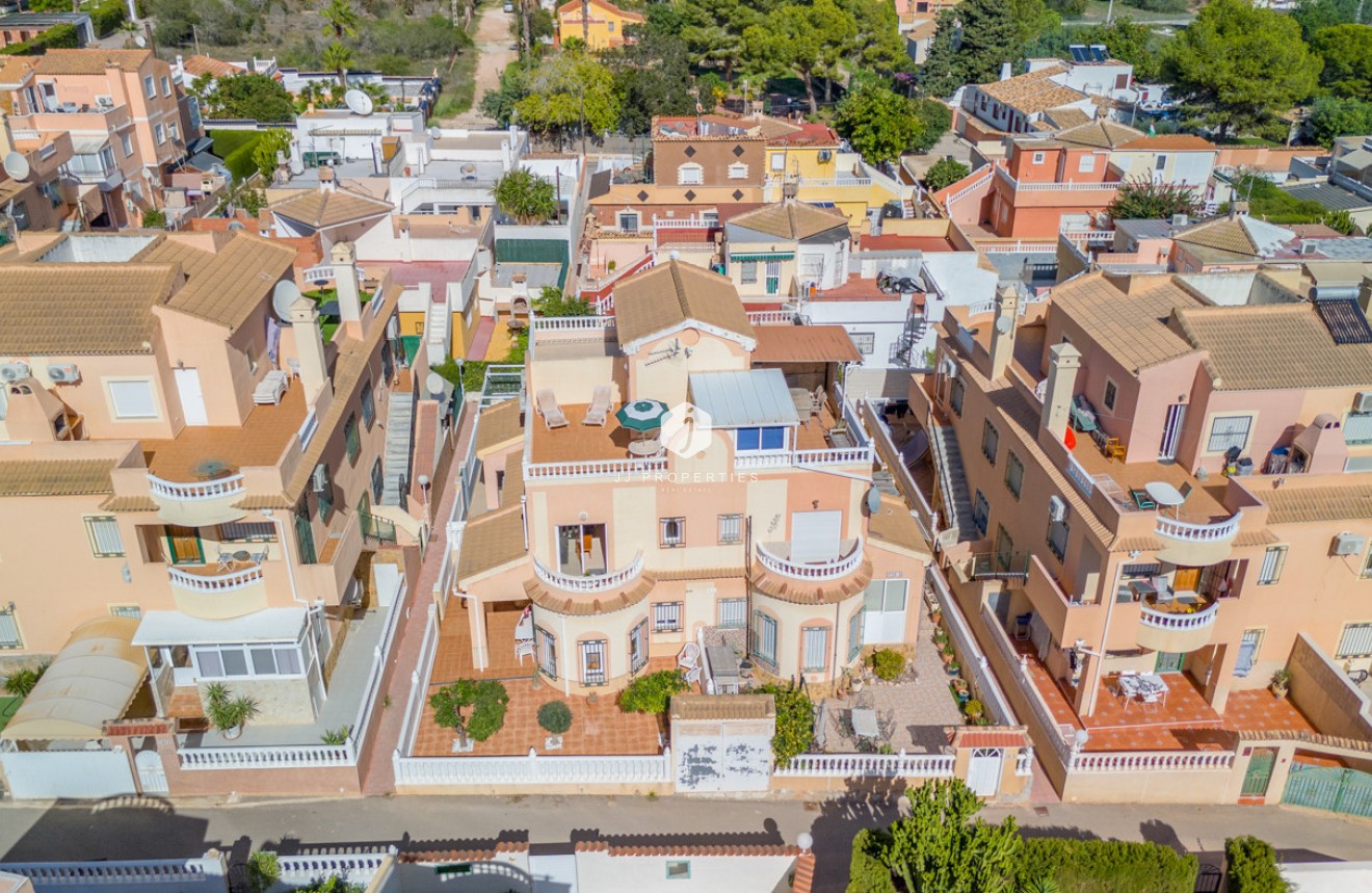 Tweedehands - Chalet -
Orihuela Costa - Costa Blanca