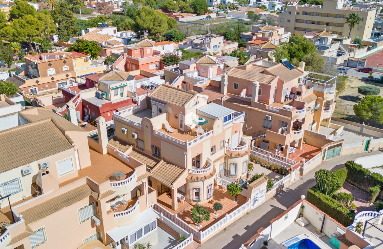 Tweedehands - Chalet -
Orihuela Costa - Costa Blanca