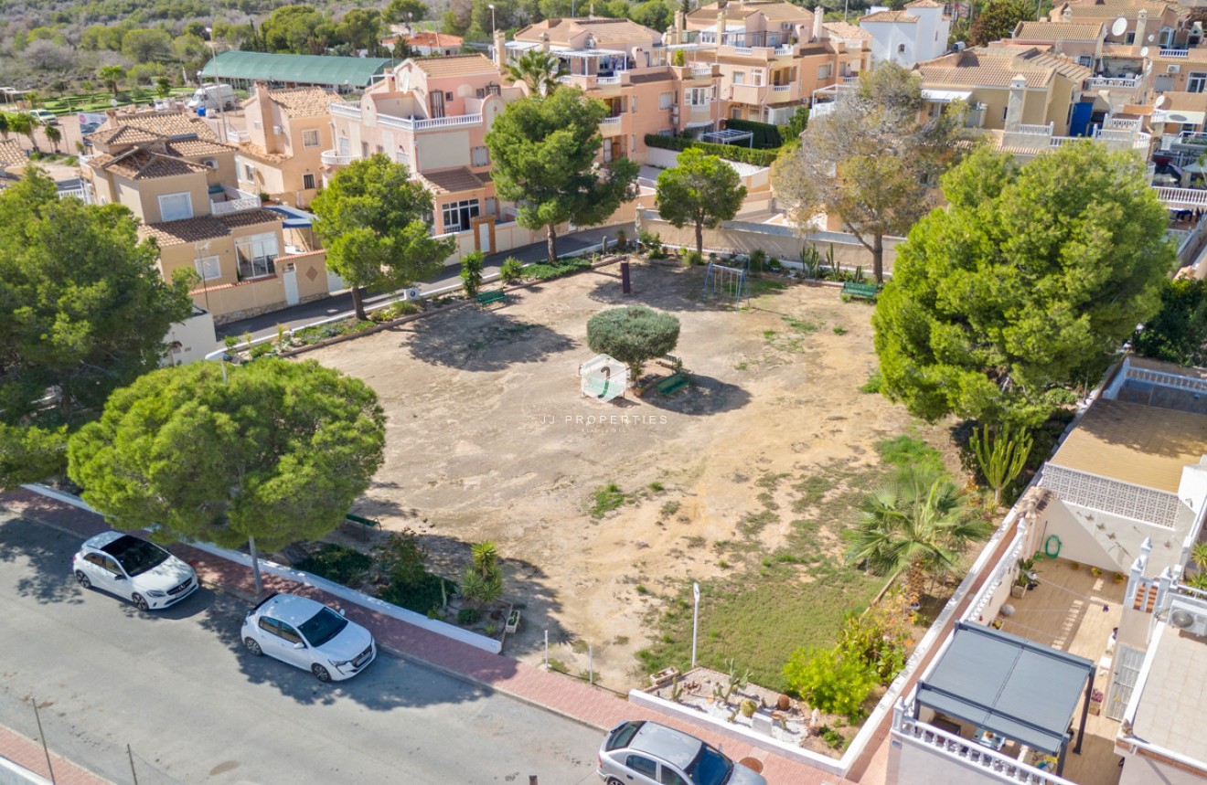 Tweedehands - Chalet -
Orihuela Costa - Costa Blanca