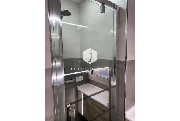 Tweedehands - Appartement / flat -
Torrevieja - Playa del Cura