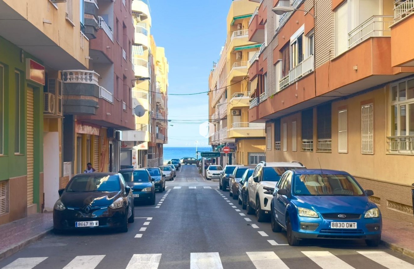Segunda mano - Apartamento / piso -
Torrevieja - Centro