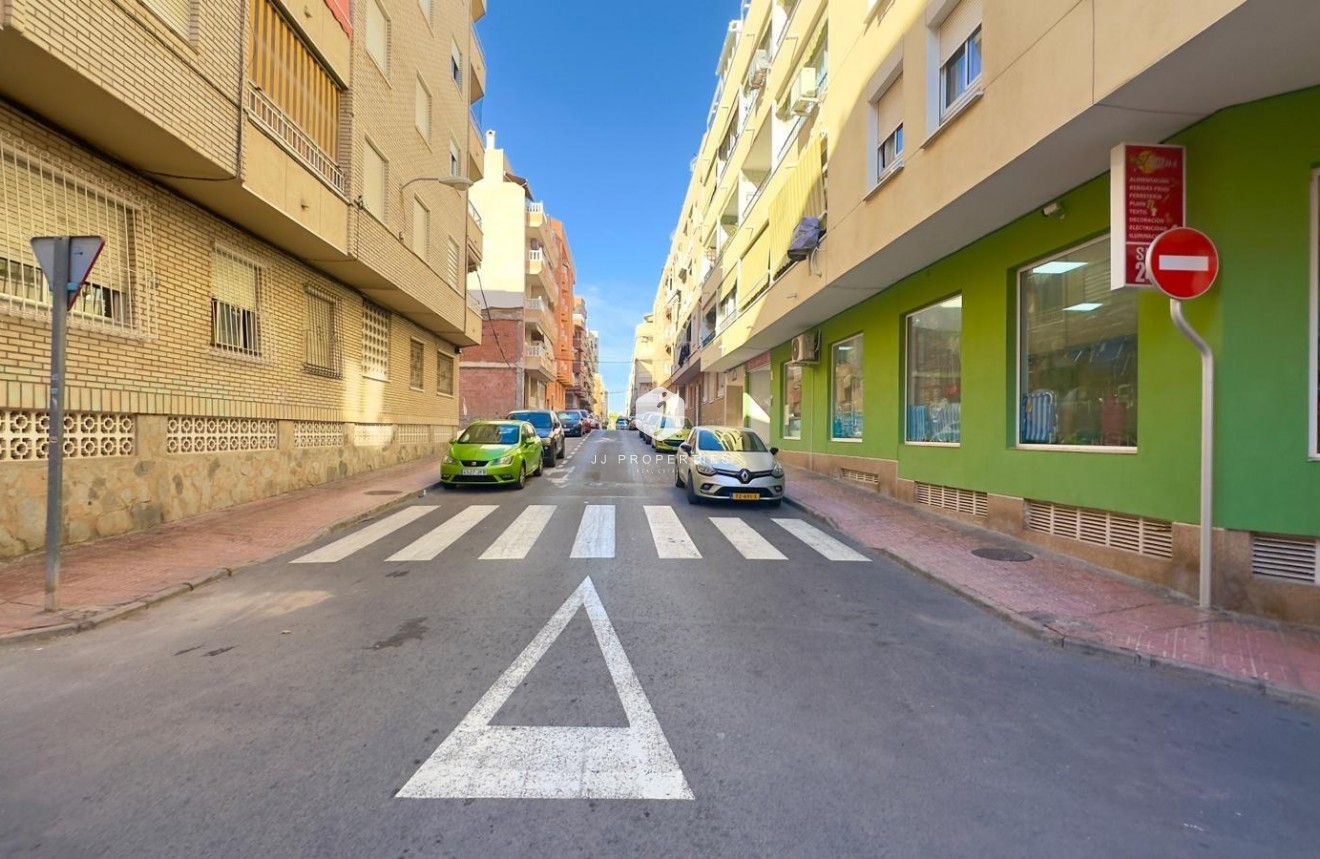 Segunda mano - Apartamento / piso -
Torrevieja - Centro