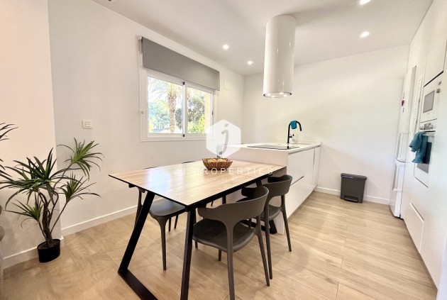 Tweedehands - Appartement / flat -
La Mata - Costa Blanca