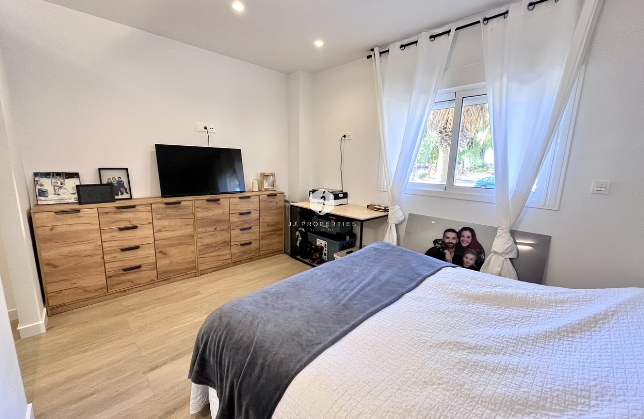 Tweedehands - Appartement / flat -
La Mata - Costa Blanca