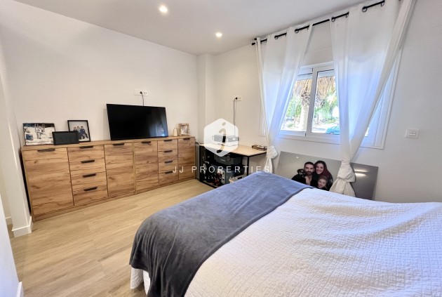 Tweedehands - Appartement / flat -
La Mata - Costa Blanca