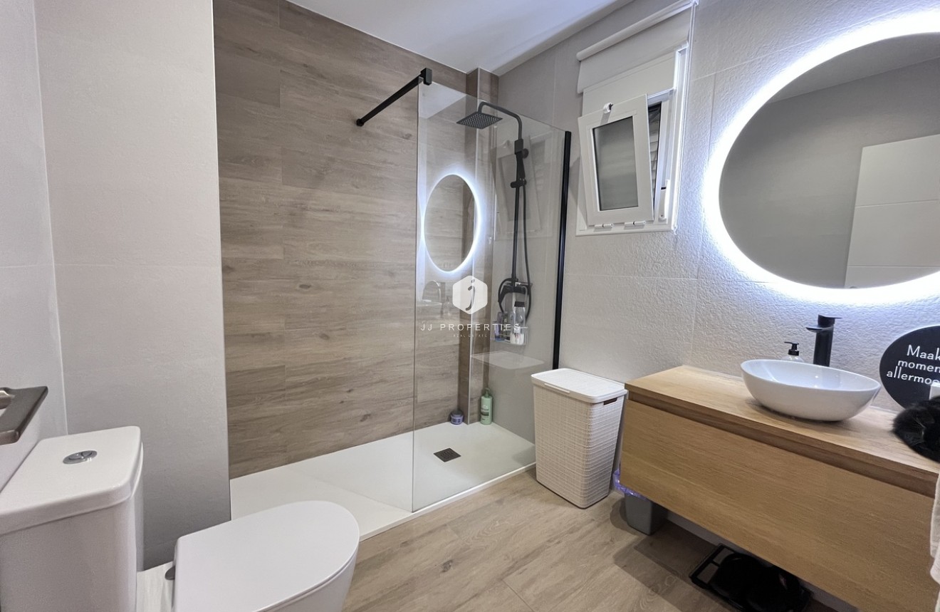 Tweedehands - Appartement / flat -
La Mata - Costa Blanca