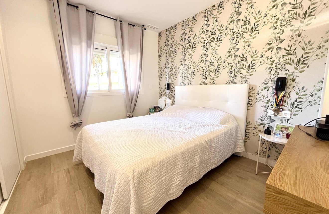 Tweedehands - Appartement / flat -
La Mata - Costa Blanca