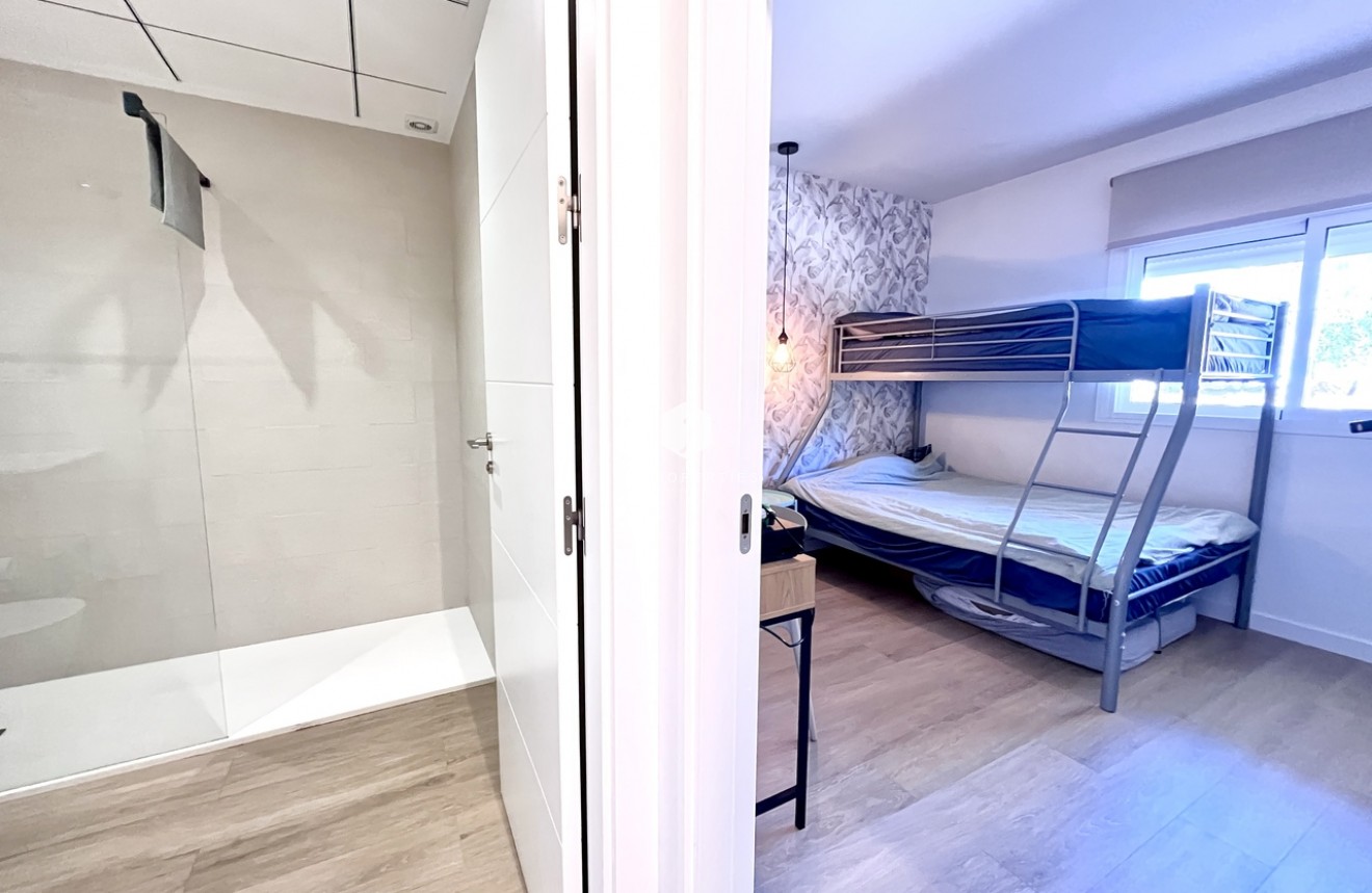 Tweedehands - Appartement / flat -
La Mata - Costa Blanca